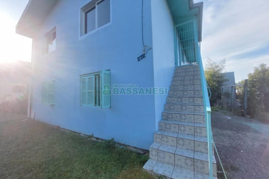 Casa com 80m², 3 dormitórios, no bairro Santa Lúcia em Caxias do Sul para Alugar