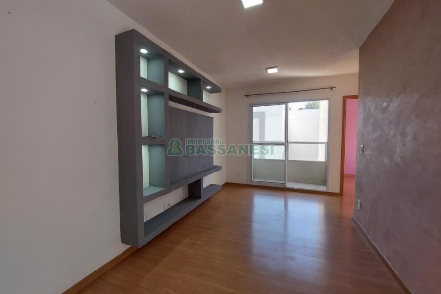 Apartamento com 45m², 2 dormitórios, 1 vaga, no bairro Panazzolo em Caxias do Sul para Alugar