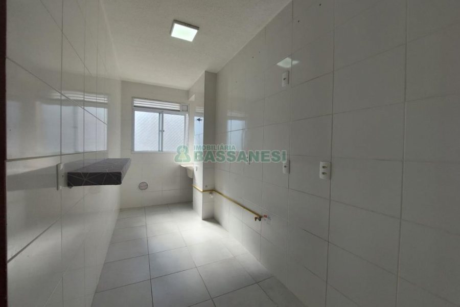 Apartamento com 45m², 2 dormitórios, 1 vaga, no bairro Panazzolo em Caxias do Sul para Alugar