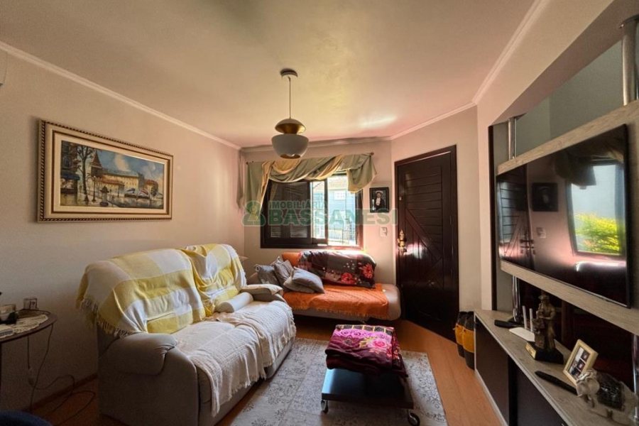 Casa com 206m², 3 dormitórios, 2 vagas, no bairro Vinhedos em Caxias do Sul para Alugar