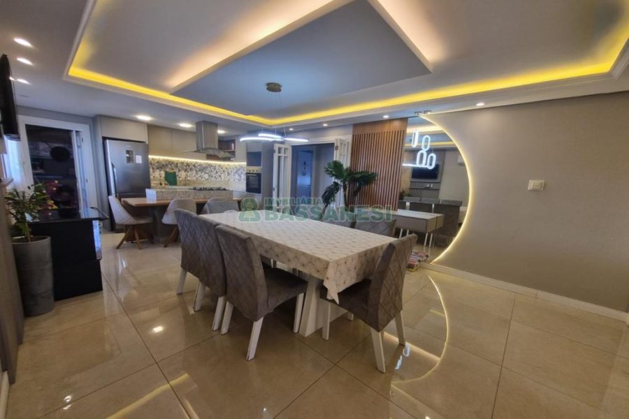 Apto Mobiliado com 250m², 3 dormitórios, 3 vagas, no bairro Morada dos Alpes em Caxias do Sul para Alugar