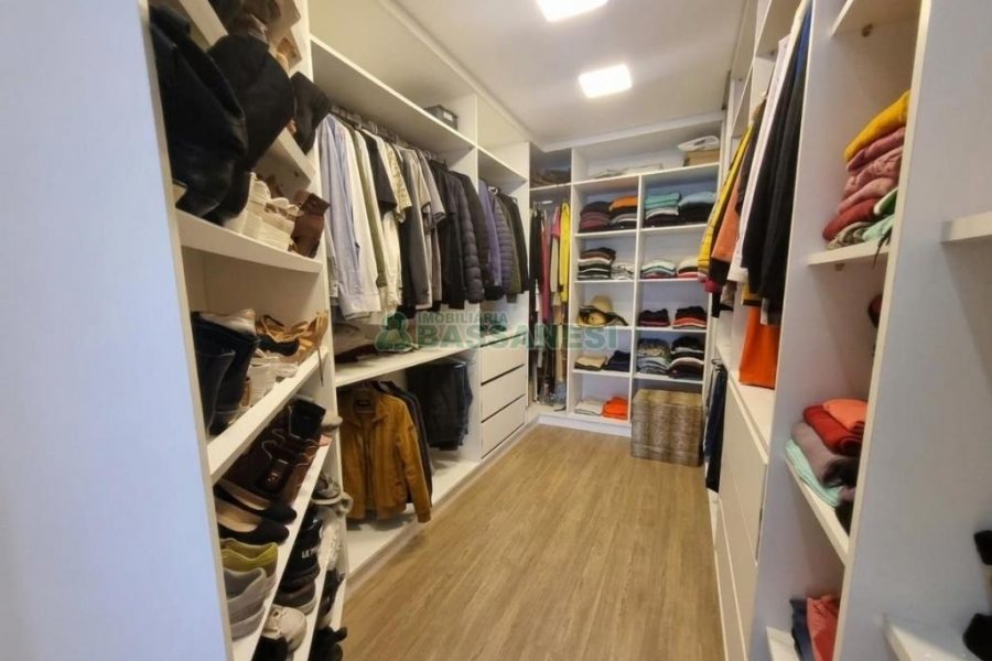 Apto Mobiliado com 250m², 3 dormitórios, 3 vagas, no bairro Morada dos Alpes em Caxias do Sul para Alugar