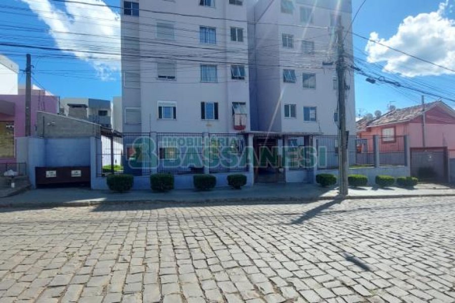 Apartamento com 39m², 2 dormitórios, 1 vaga, no bairro Santa Fé em Caxias do Sul para Comprar
