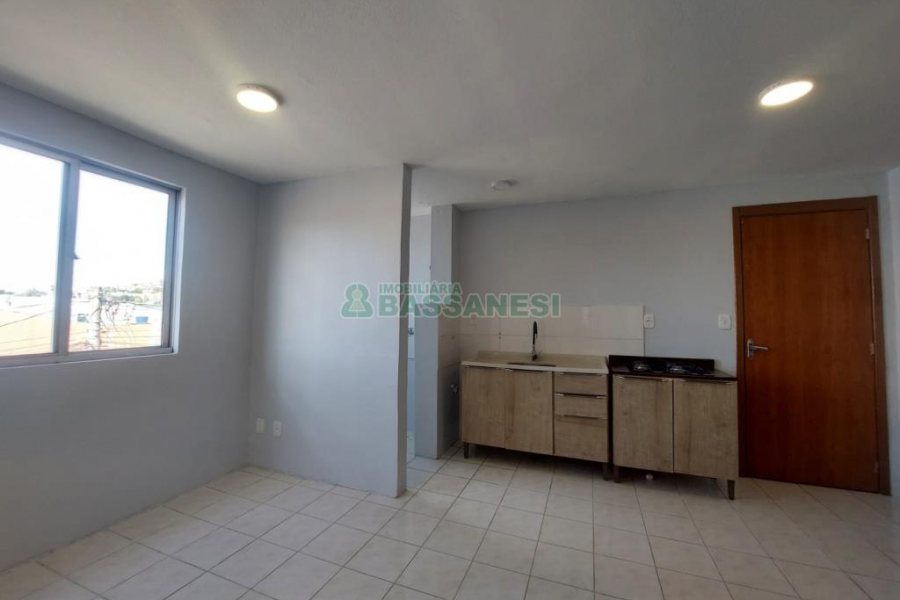 Apartamento com 39m², 2 dormitórios, 1 vaga, no bairro Santa Fé em Caxias do Sul para Comprar