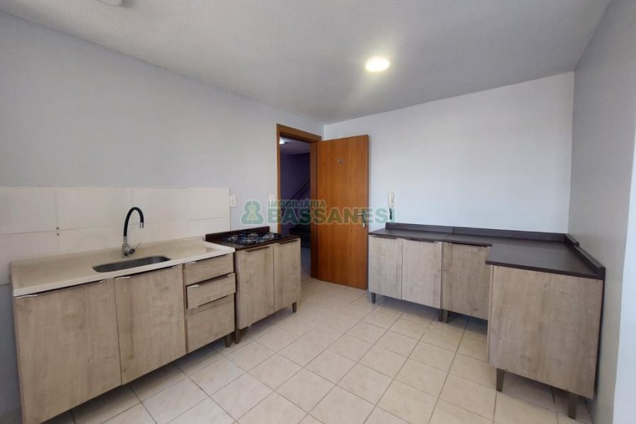 Apartamento com 39m², 2 dormitórios, 1 vaga, no bairro Santa Fé em Caxias do Sul para Comprar
