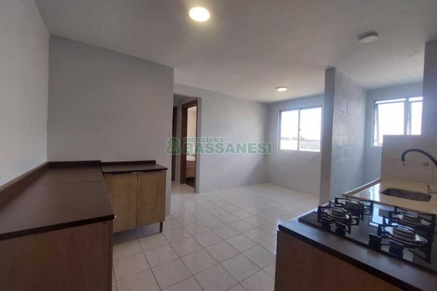 Apartamento com 39m², 2 dormitórios, 1 vaga, no bairro Santa Fé em Caxias do Sul para Comprar