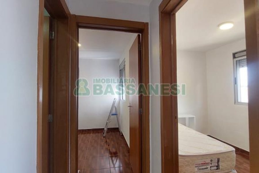 Apartamento com 39m², 2 dormitórios, 1 vaga, no bairro Santa Fé em Caxias do Sul para Comprar