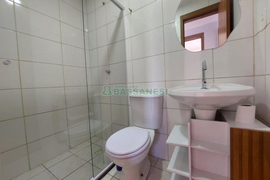 Apartamento com 39m², 2 dormitórios, 1 vaga, no bairro Santa Fé em Caxias do Sul para Comprar