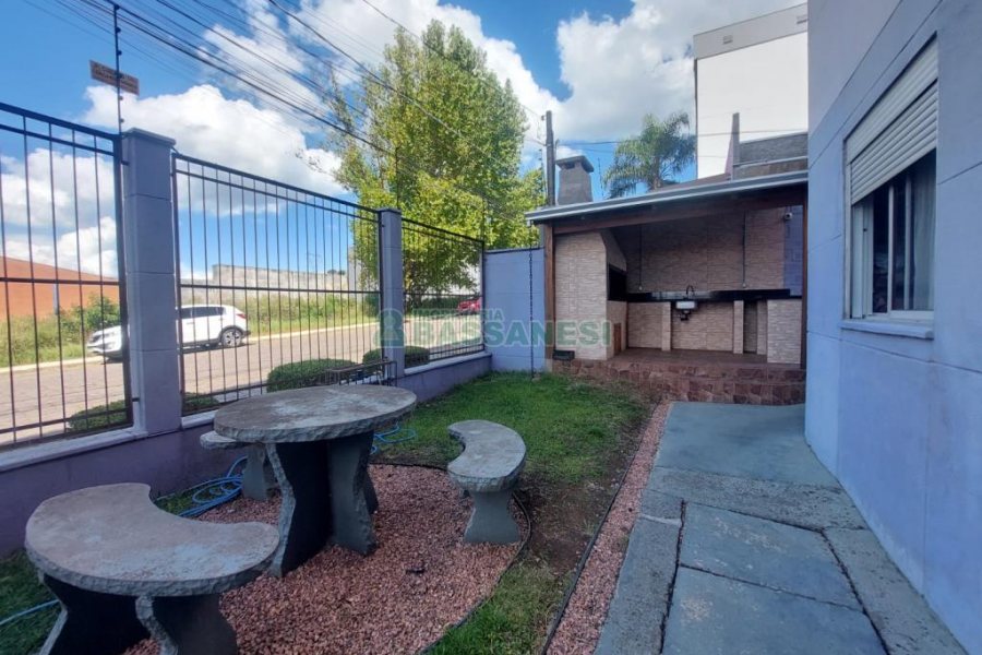 Apartamento com 39m², 2 dormitórios, 1 vaga, no bairro Santa Fé em Caxias do Sul para Comprar