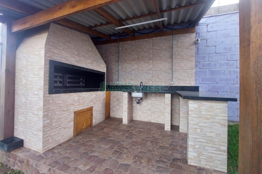 Apartamento com 39m², 2 dormitórios, 1 vaga, no bairro Santa Fé em Caxias do Sul para Comprar