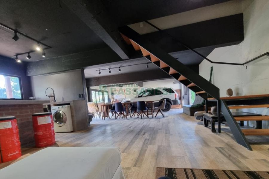 Casa com 250m², 3 dormitórios, 4 vagas, no bairro Salgado Filho em Caxias do Sul para Alugar