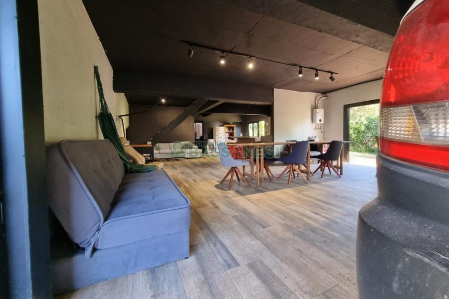 Casa com 250m², 3 dormitórios, 4 vagas, no bairro Salgado Filho em Caxias do Sul para Alugar