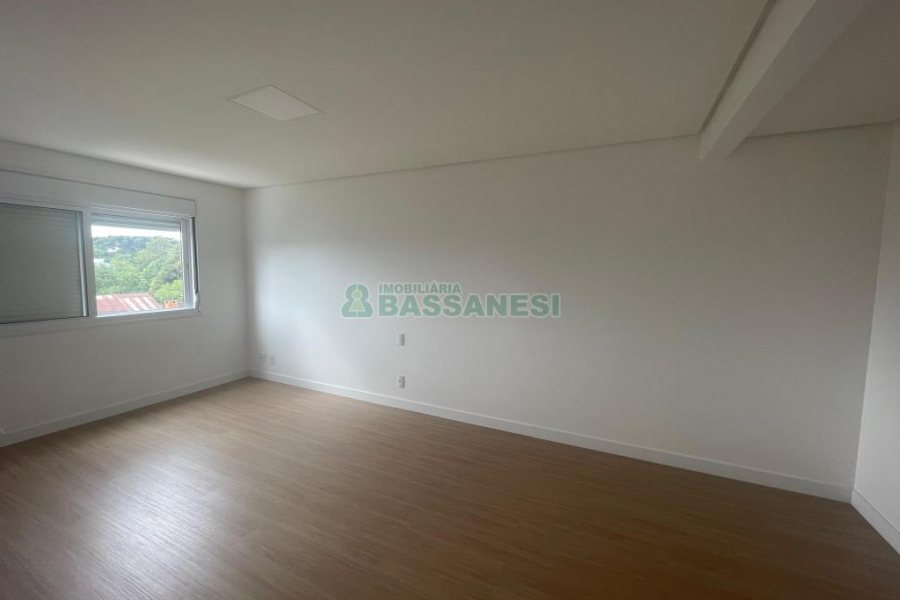 Apartamento com 84m², 2 dormitórios, 1 vaga, no bairro Salgado Filho em Caxias do Sul para Alugar