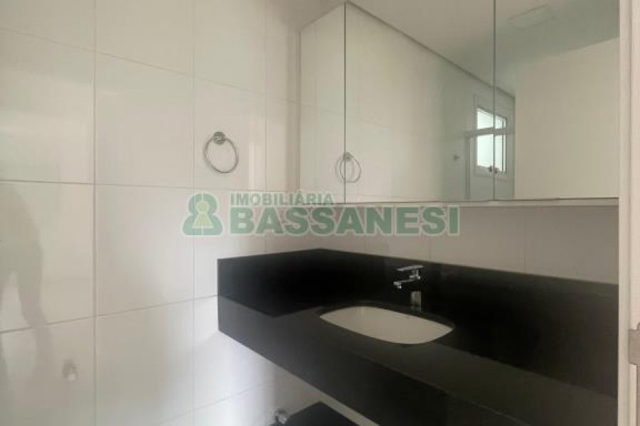 Apartamento com 84m², 2 dormitórios, 1 vaga, no bairro Salgado Filho em Caxias do Sul para Alugar