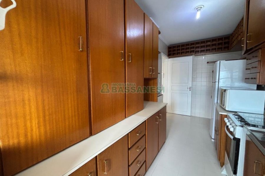 Apartamento com 50m², 1 dormitório, no bairro São Pelegrino em Caxias do Sul para Alugar