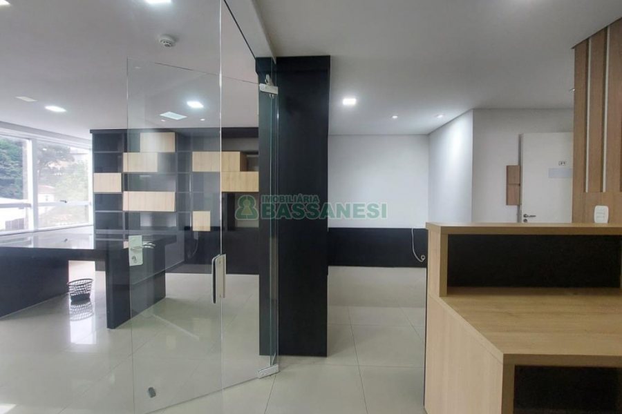 Sala com 60m², 1 vaga, no bairro Centro em Caxias do Sul para Alugar