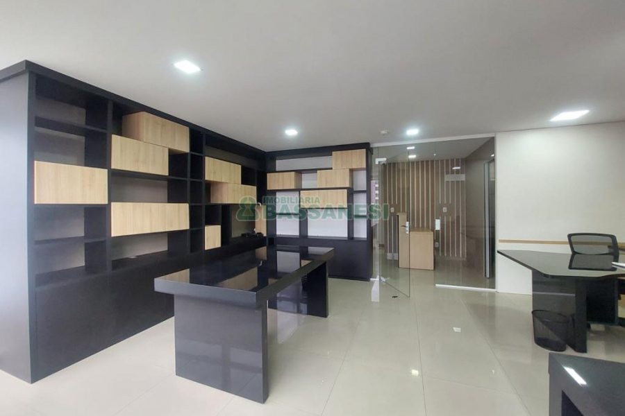 Sala com 60m², 1 vaga, no bairro Centro em Caxias do Sul para Alugar