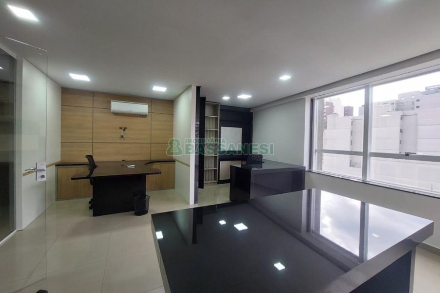 Sala com 60m², 1 vaga, no bairro Centro em Caxias do Sul para Alugar