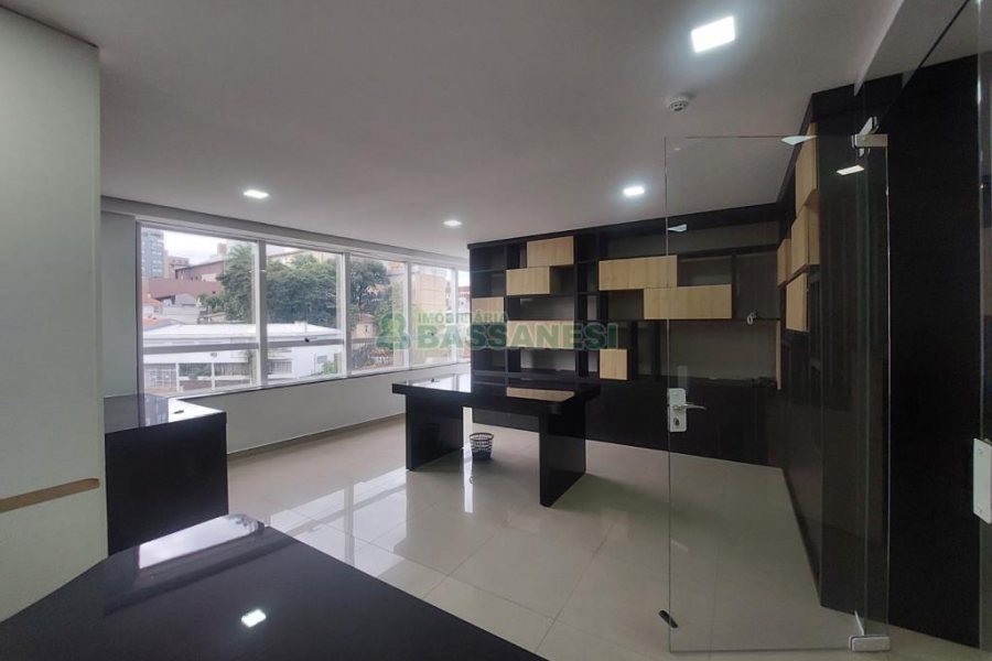 Sala com 60m², 1 vaga, no bairro Centro em Caxias do Sul para Alugar