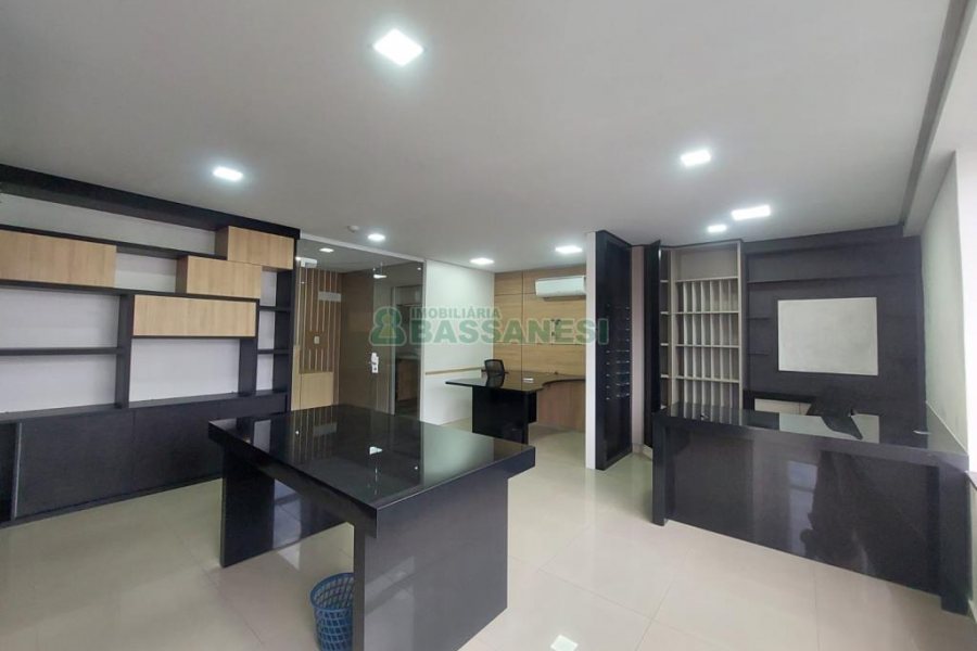Sala com 60m², 1 vaga, no bairro Centro em Caxias do Sul para Alugar