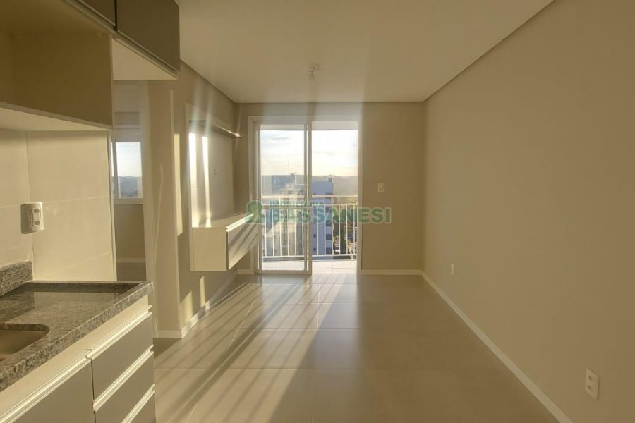 Apartamento com 58m², 2 dormitórios, 1 vaga, no bairro Vinhedos em Caxias do Sul para Alugar