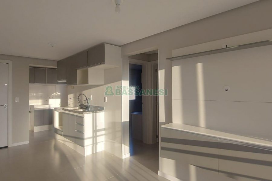 Apartamento com 58m², 2 dormitórios, 1 vaga, no bairro Vinhedos em Caxias do Sul para Alugar