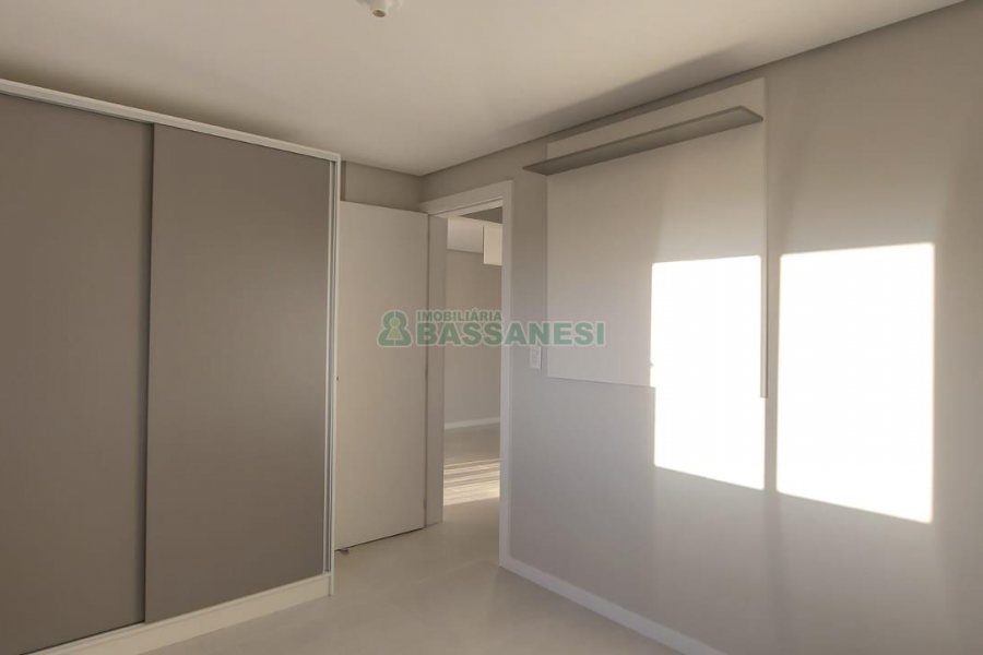 Apartamento com 58m², 2 dormitórios, 1 vaga, no bairro Vinhedos em Caxias do Sul para Alugar