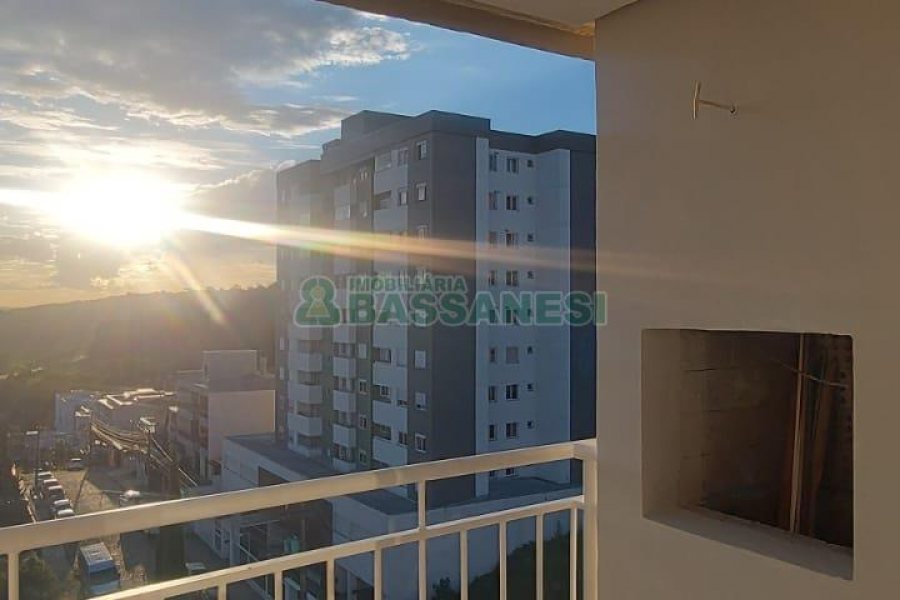 Apartamento com 58m², 2 dormitórios, 1 vaga, no bairro Vinhedos em Caxias do Sul para Alugar