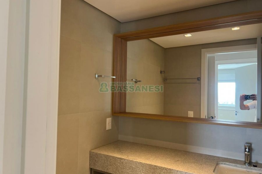 Apartamento com 110m², 3 dormitórios, 2 vagas, no bairro Petrópolis em Caxias do Sul para Alugar