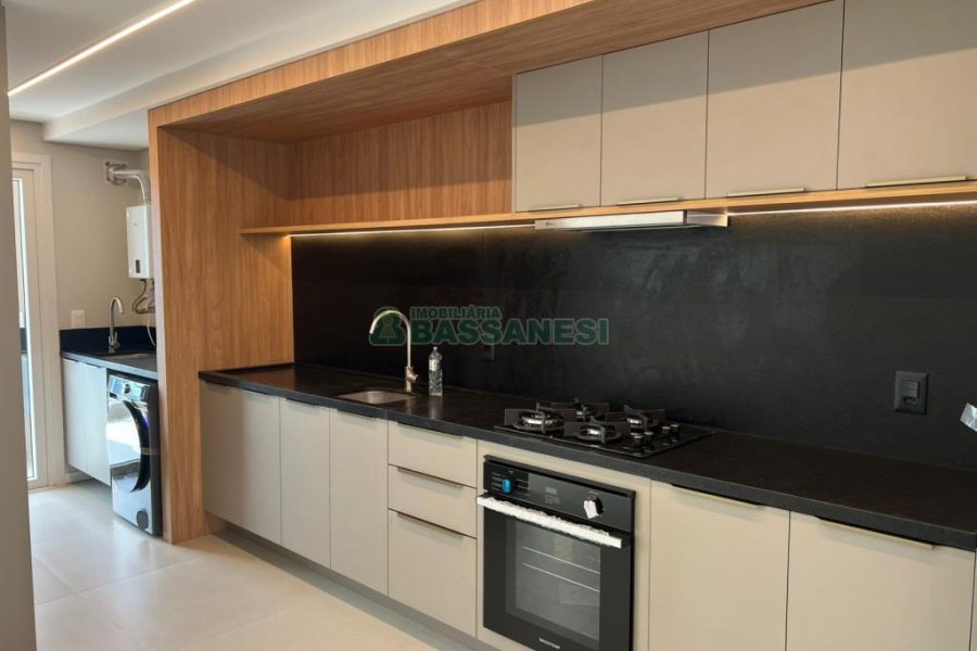 Apartamento com 110m², 3 dormitórios, 2 vagas, no bairro Petrópolis em Caxias do Sul para Alugar ou Comprar