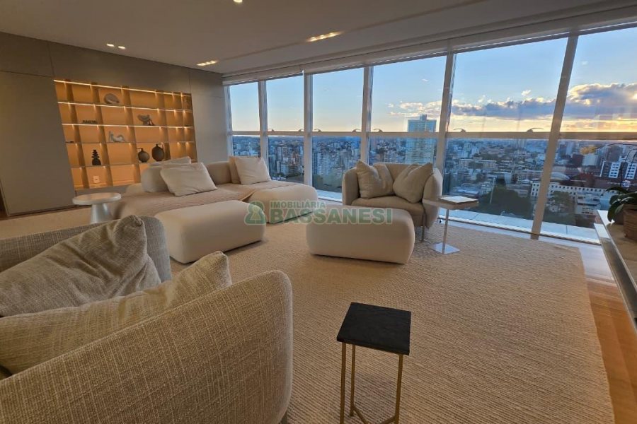 Apartamento com 178m², 2 dormitórios, 2 vagas, no bairro Exposição em Caxias do Sul para Comprar