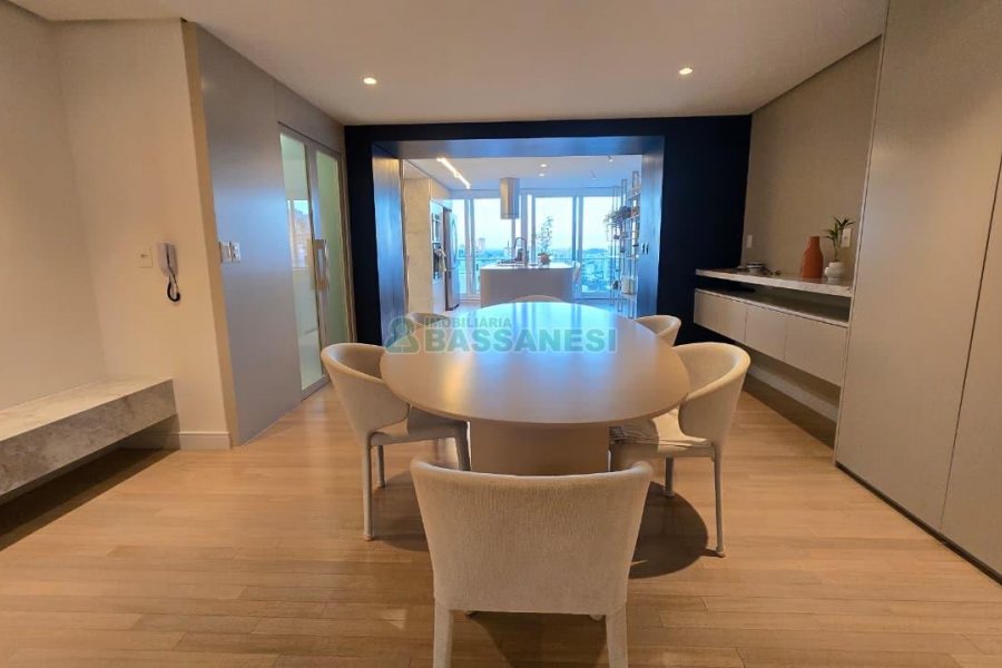 Apartamento com 178m², 2 dormitórios, 2 vagas, no bairro Exposição em Caxias do Sul para Comprar