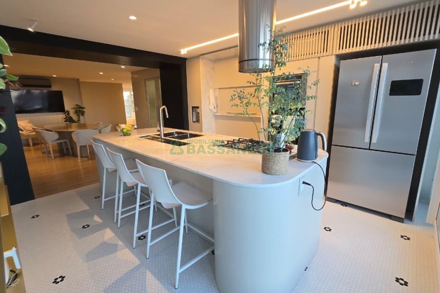 Apartamento com 178m², 2 dormitórios, 2 vagas, no bairro Exposição em Caxias do Sul para Comprar