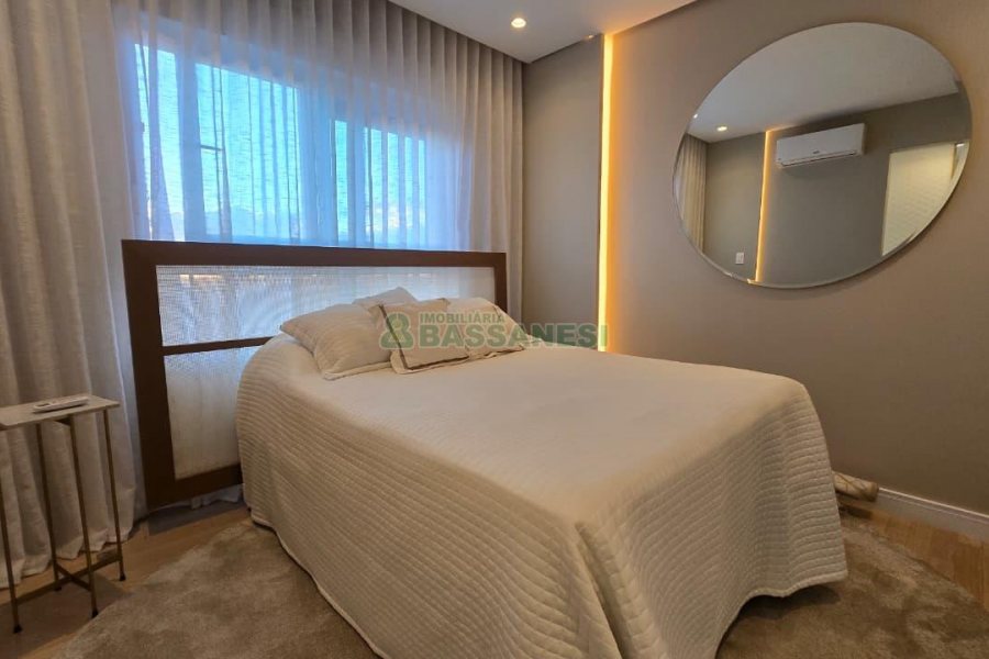 Apartamento com 178m², 2 dormitórios, 2 vagas, no bairro Exposição em Caxias do Sul para Comprar