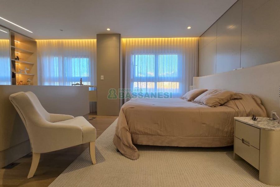 Apartamento com 178m², 2 dormitórios, 2 vagas, no bairro Exposição em Caxias do Sul para Comprar