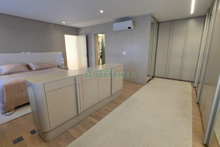 Apartamento com 178m², 2 dormitórios, 2 vagas, no bairro Exposição em Caxias do Sul para Comprar
