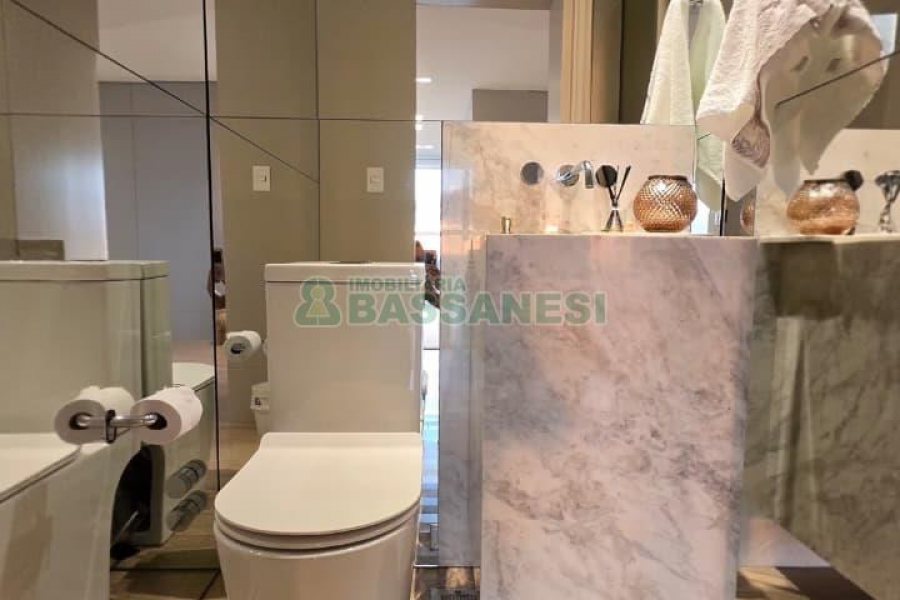 Apartamento com 178m², 2 dormitórios, 2 vagas, no bairro Exposição em Caxias do Sul para Comprar