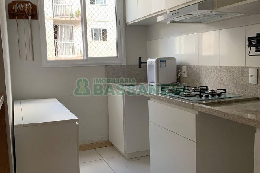 Apto Mobiliado com 47m², 2 dormitórios, 1 vaga, no bairro Bela Vista em Caxias do Sul para Alugar