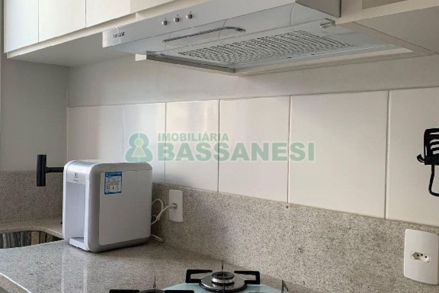 Apto Mobiliado com 47m², 2 dormitórios, 1 vaga, no bairro Bela Vista em Caxias do Sul para Alugar
