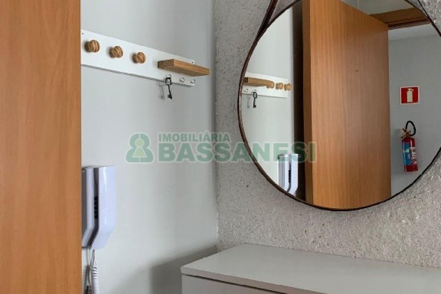 Apto Mobiliado com 47m², 2 dormitórios, 1 vaga, no bairro Bela Vista em Caxias do Sul para Alugar