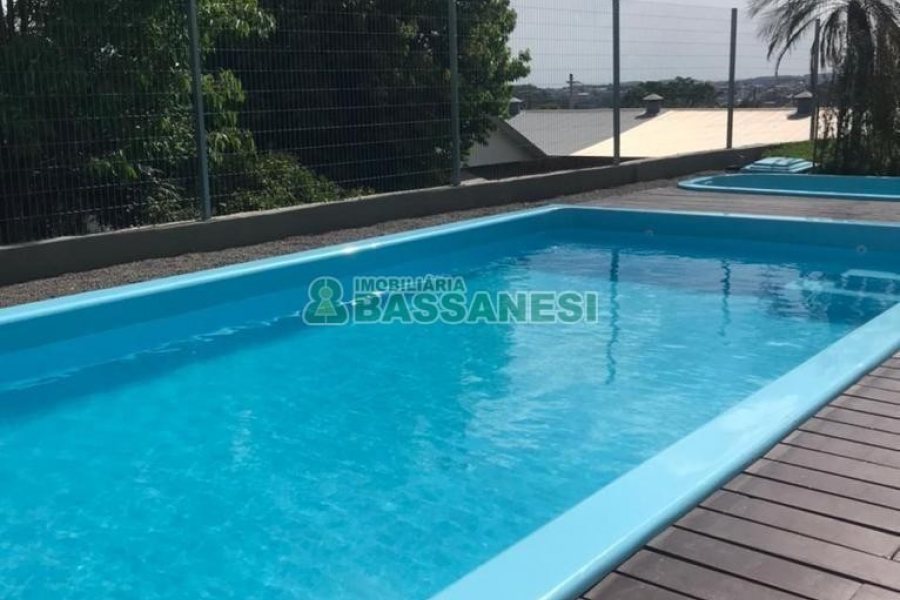 Apto Mobiliado com 47m², 2 dormitórios, 1 vaga, no bairro Bela Vista em Caxias do Sul para Alugar