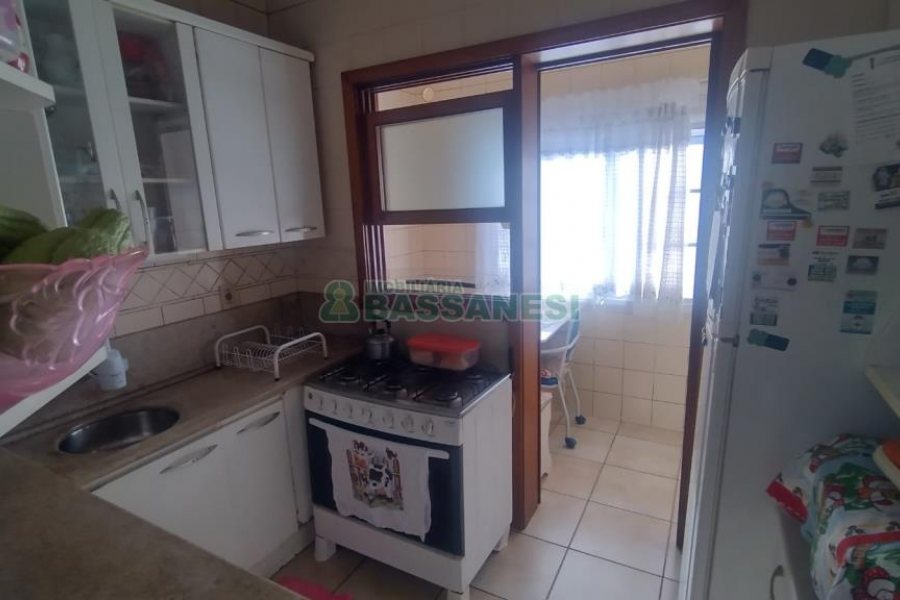 Apartamento com 119m², 3 dormitórios, 2 vagas, no bairro Centro em Caxias do Sul para Comprar