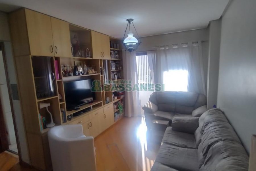 Apartamento com 119m², 3 dormitórios, 2 vagas, no bairro Centro em Caxias do Sul para Comprar