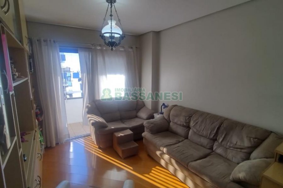 Apartamento com 119m², 3 dormitórios, 2 vagas, no bairro Centro em Caxias do Sul para Comprar