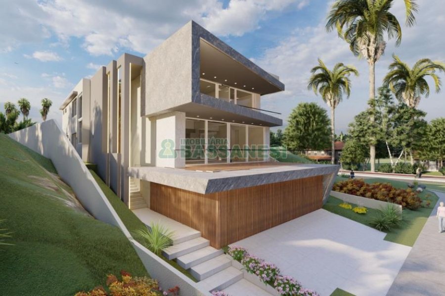 Casa com 673m², 4 dormitórios, 4 vagas, no bairro Nossa Senhora da Saúde em Caxias do Sul para Comprar
