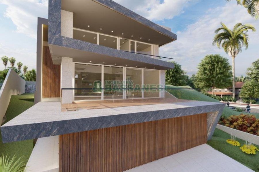 Casa com 673m², 4 dormitórios, 4 vagas, no bairro Nossa Senhora da Saúde em Caxias do Sul para Comprar