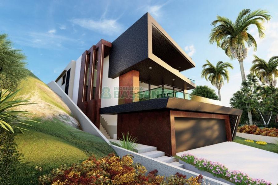 Casa com 673m², 4 dormitórios, 4 vagas, no bairro Nossa Senhora da Saúde em Caxias do Sul para Comprar