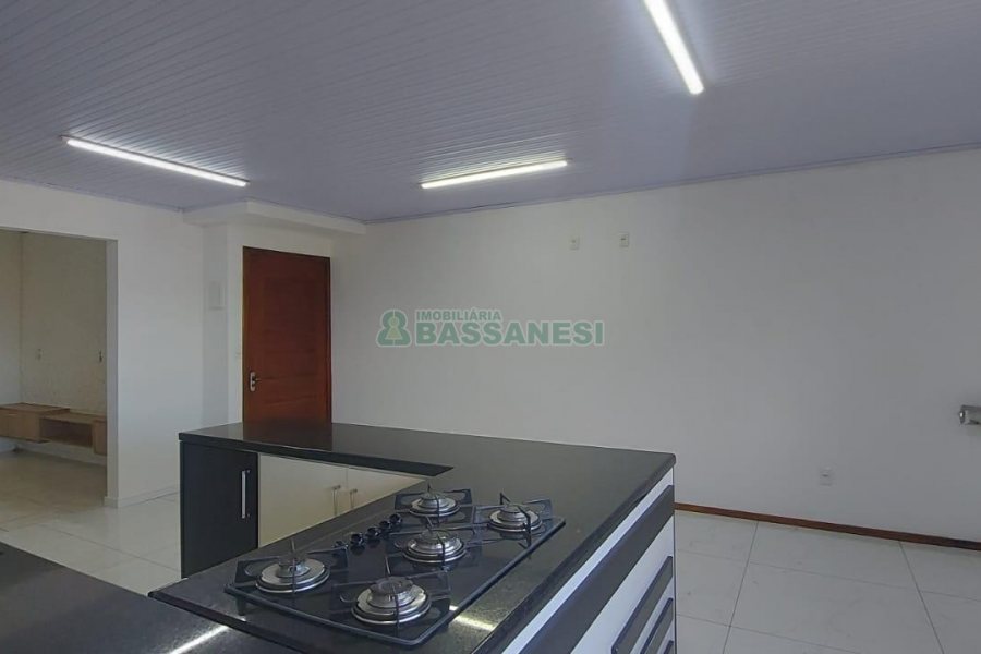 Casa com 263m², 3 dormitórios, 2 vagas, no bairro Charqueadas em Caxias do Sul para Alugar