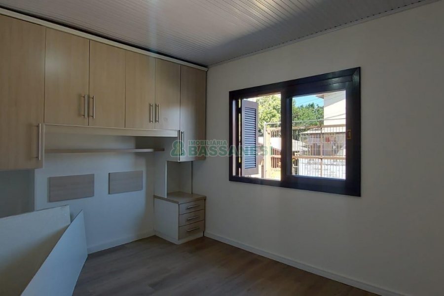 Casa com 263m², 3 dormitórios, 2 vagas, no bairro Charqueadas em Caxias do Sul para Alugar