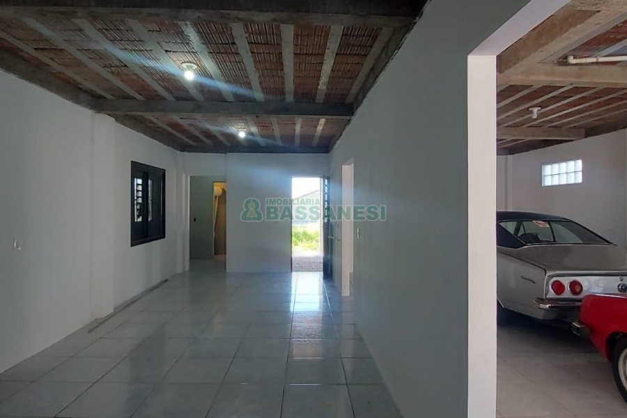 Casa com 263m², 3 dormitórios, 2 vagas, no bairro Charqueadas em Caxias do Sul para Alugar